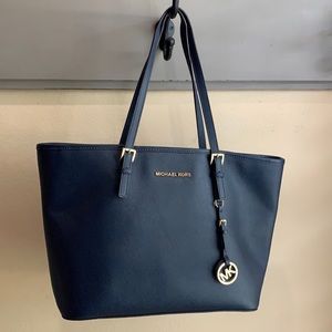 Michael Kors purse. Navy. Excellent condition